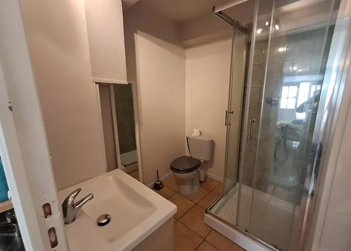 Budgetbnb 180 Centre Apartment Toulon